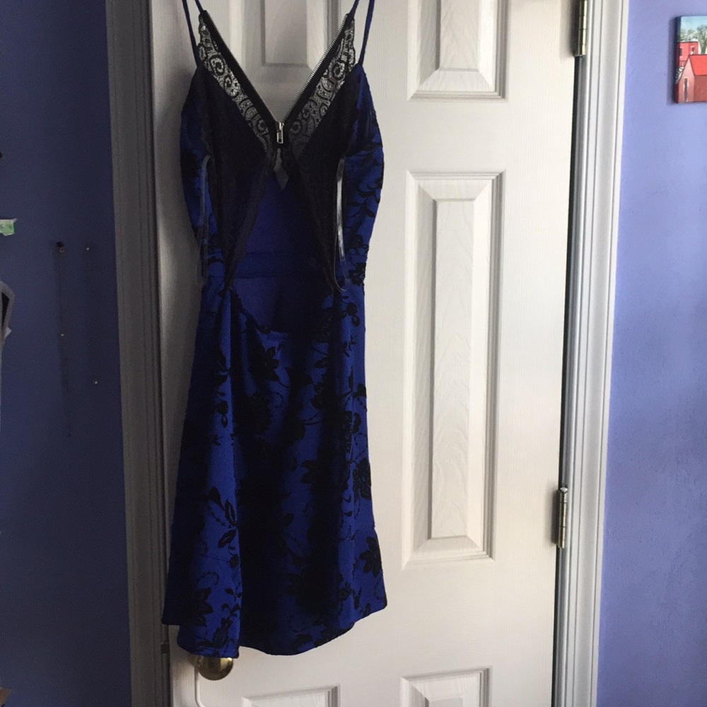 Dress - Picture 2 of 2